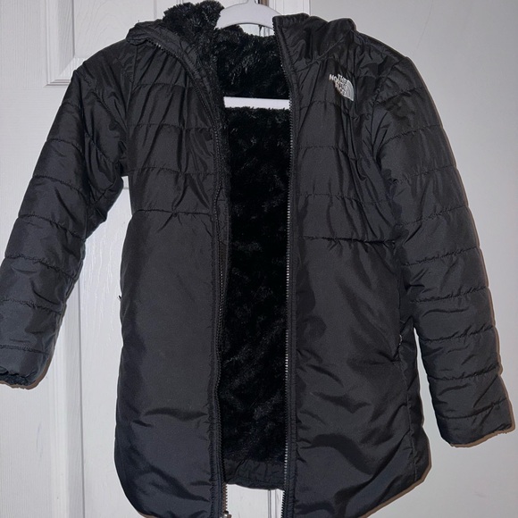Girls NORTH FACE reversible furry winter coat, sz 7/8 - Picture 1 of 7